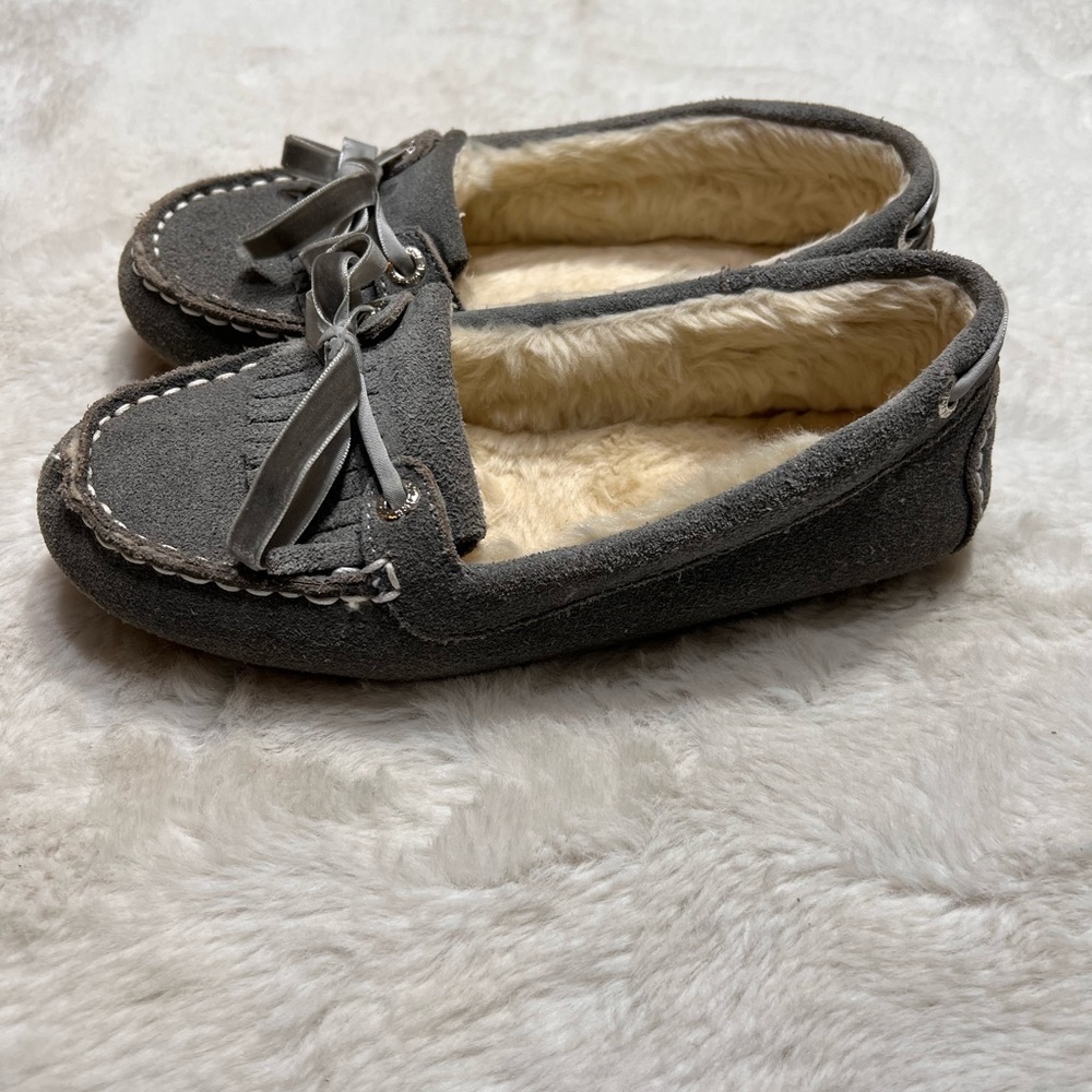 Sperry Top-spider grey fur lined loafers size 6 M